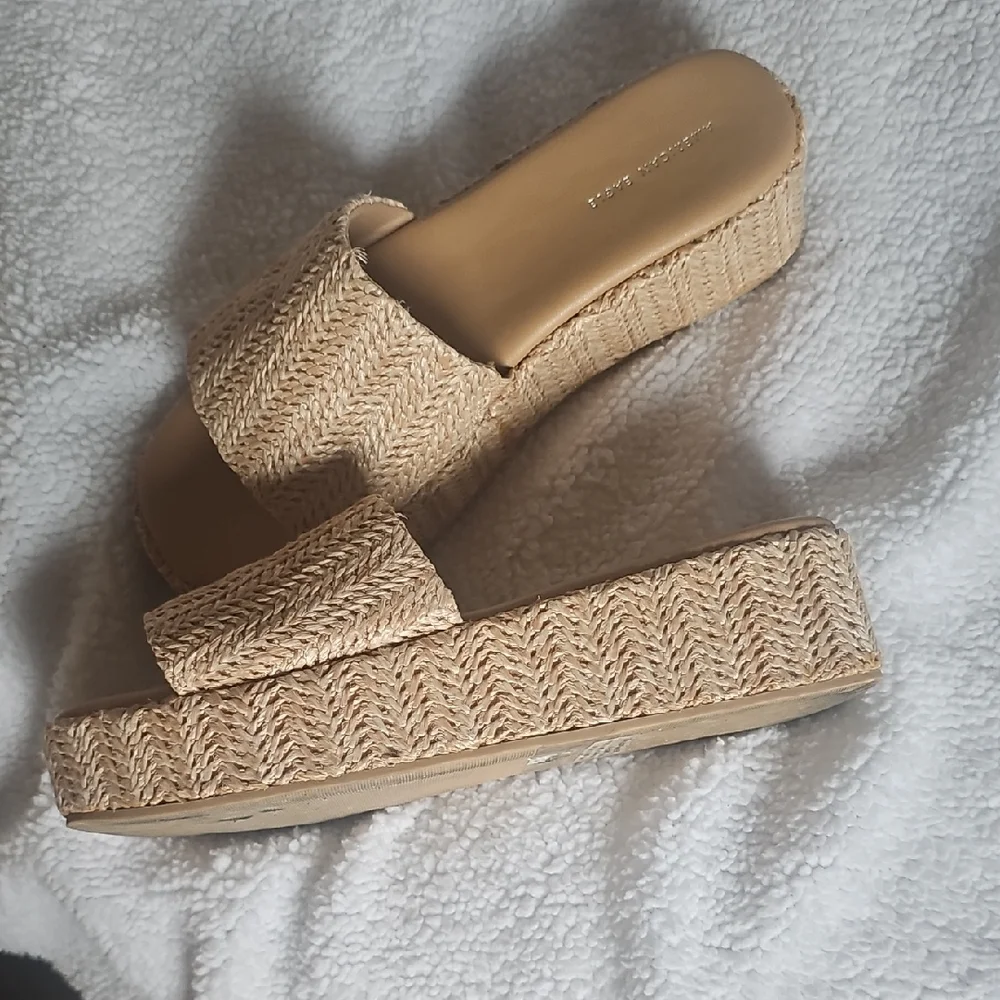 American Eagle Outfitters Beige Platform Sandals - Picture 4 of 4